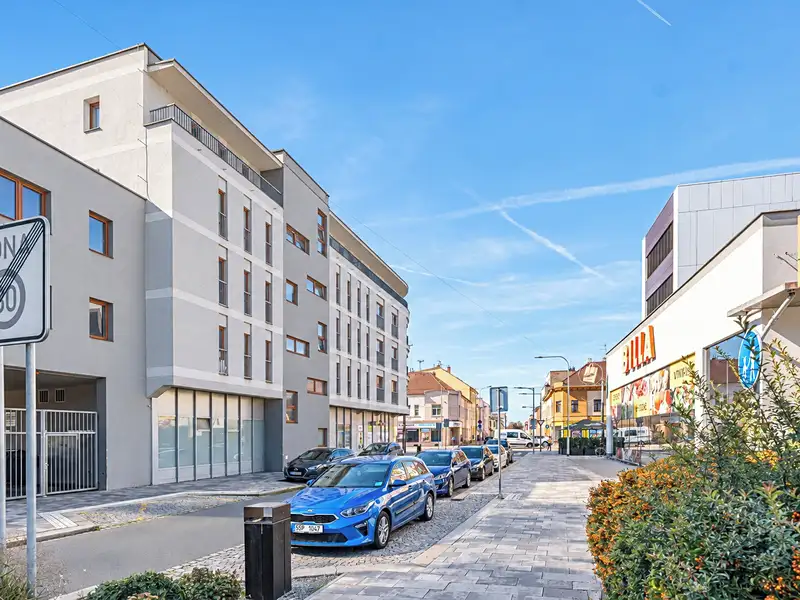 Pronájem bytu 1+kk 39 m², Pardubice – náhled fotky 1