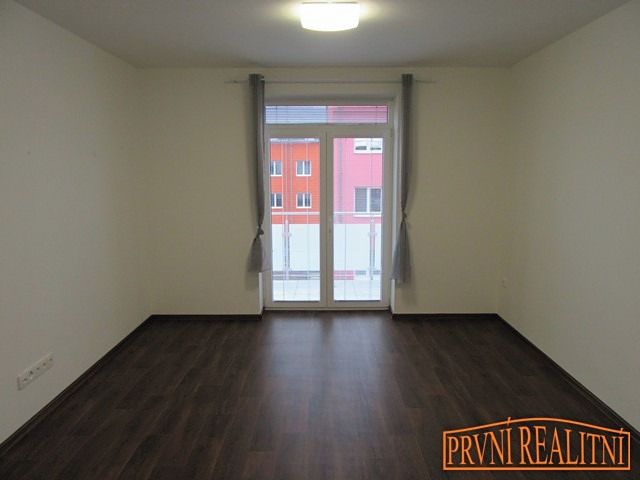 Pronájem bytu 3+kk 64 m² – fotografie 3