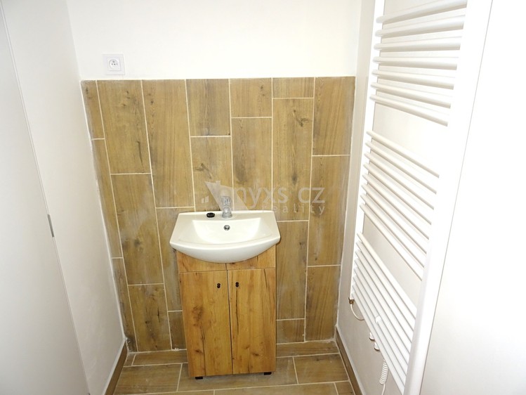 Pronájem bytu 2+kk, 61 m² (6 z 9)
