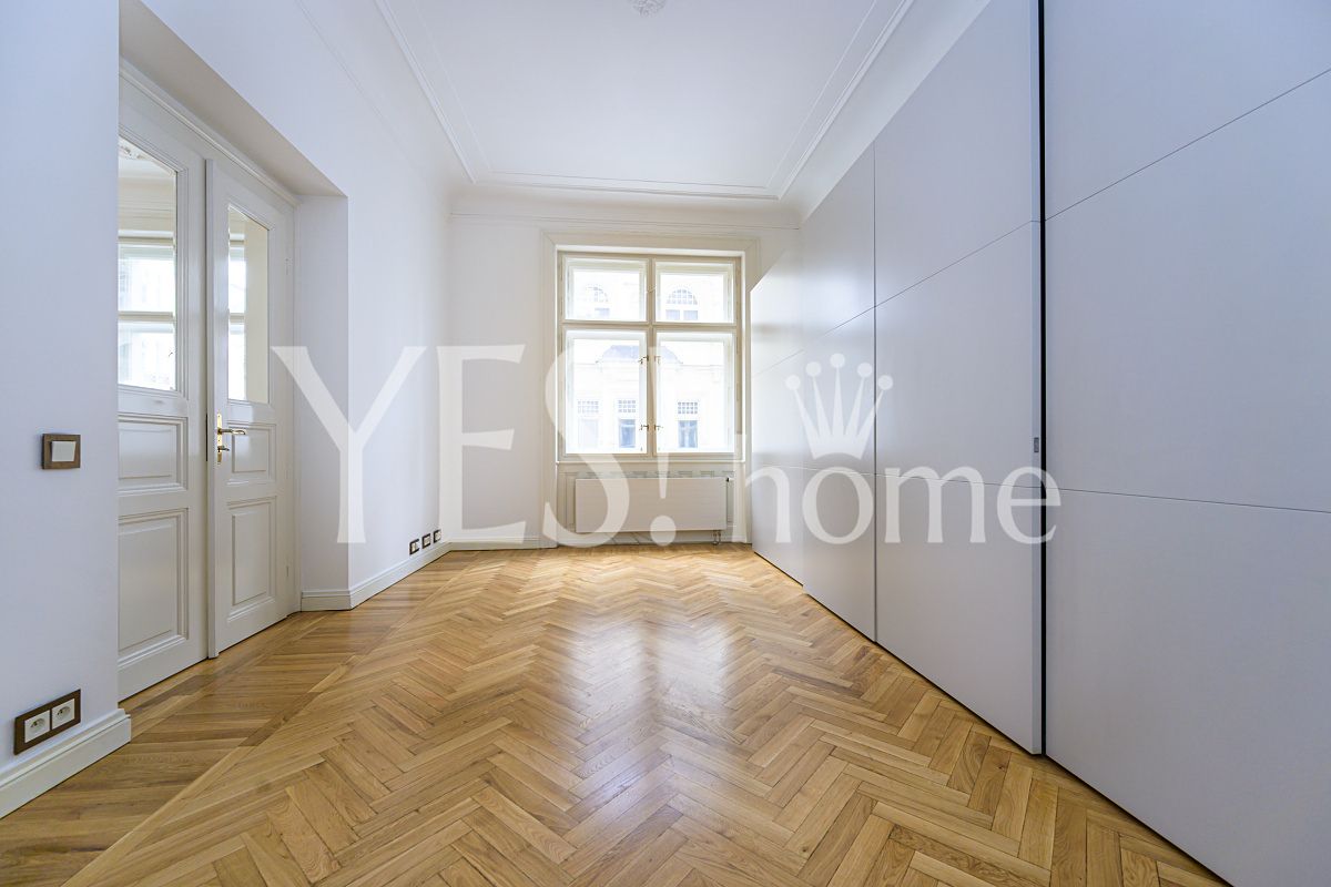 Pronájem kanceláře 200 m² – fotografie 4