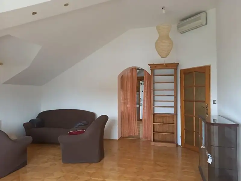 Pronájem bytu 3+1 80 m², Pardubice – náhled fotky 2