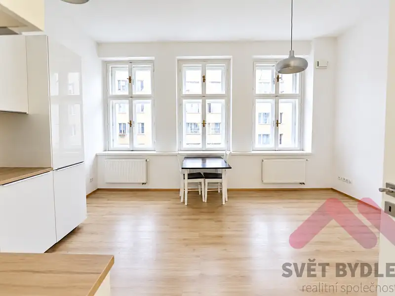 Pronájem bytu 2+kk 44 m², Praha – náhled fotky 1