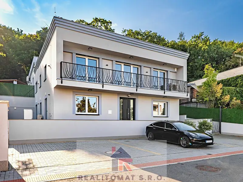 Pronájem kanceláře 770 m², Praha – náhled fotky 2