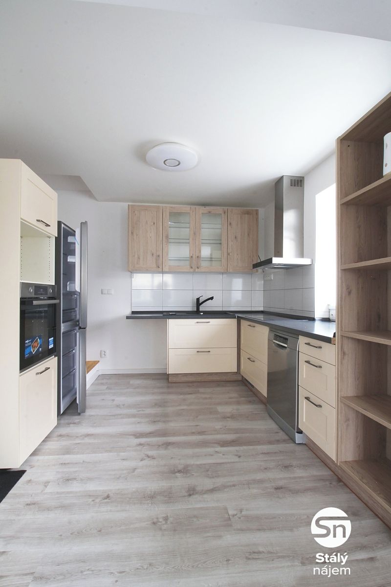 Pronájem bytu 4+kk 86 m² – fotografie 2