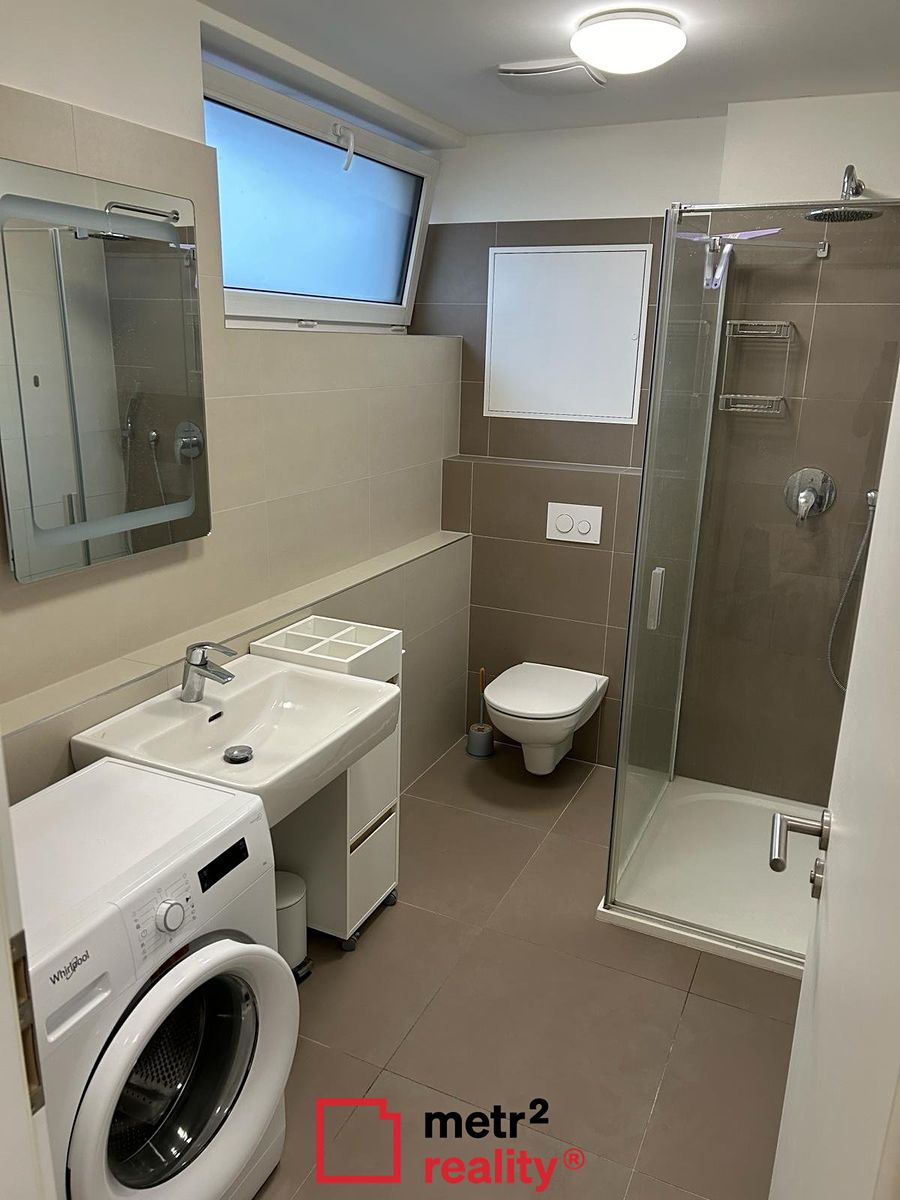Pronájem bytu 1+kk 34 m² – fotografie 2
