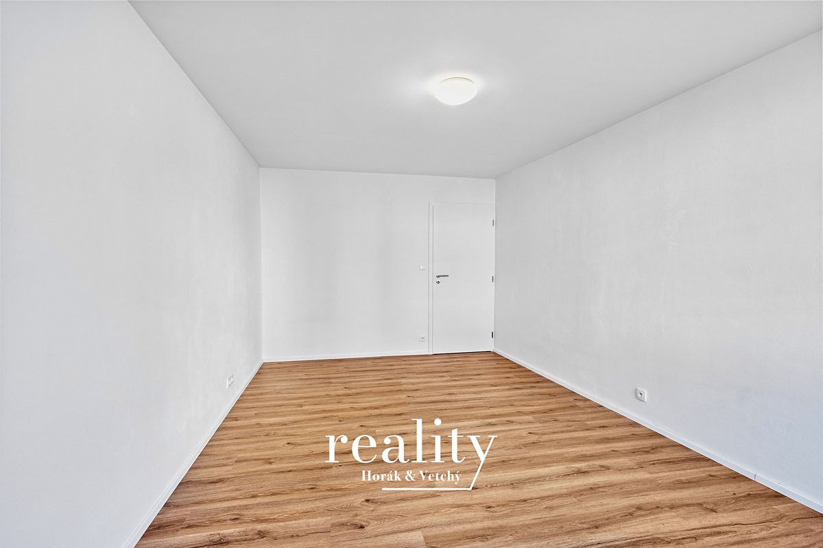 Pronájem kanceláře 50 m² – fotografie 2