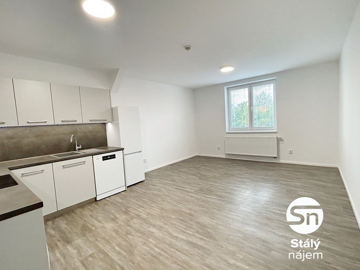 Pronájem bytu 1+kk 34 m² – fotografie 3