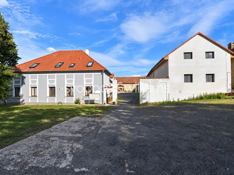 Prodej činžovního domu 1576 m², Rochov – náhled fotky 2