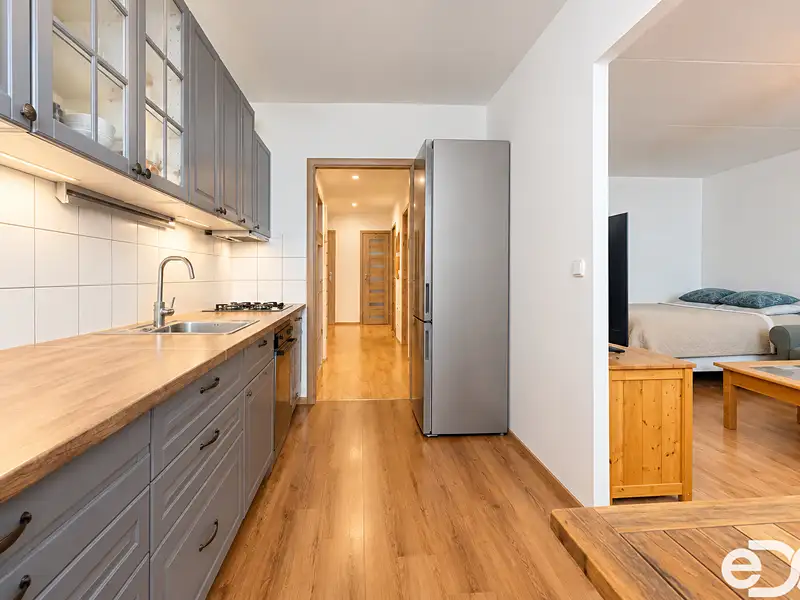 Prodej bytu 3+1 91 m², Praha – náhled fotky 3