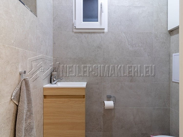 Pronájem bytu 2+kk, 55 m² (15 z 17)