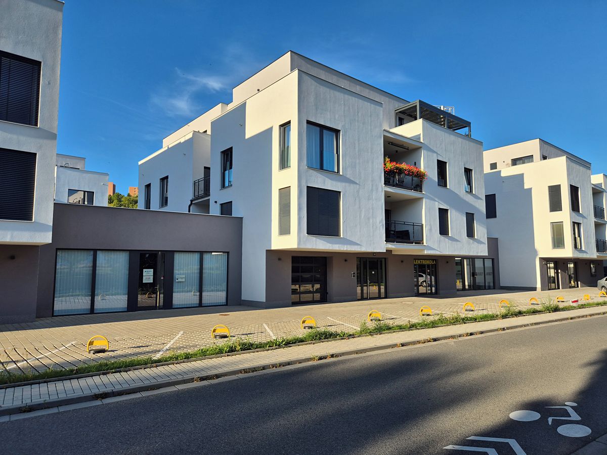 Pronájem bytu 1+kk 32 m², Zlín – fotka 1 z 3