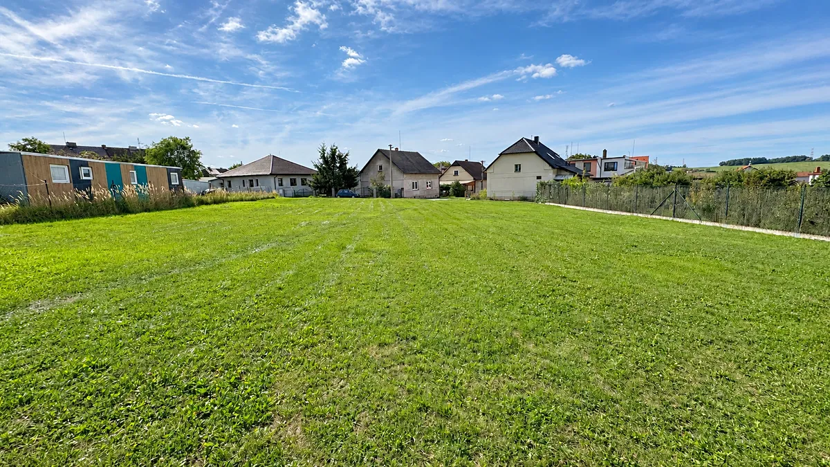 Prodej stavebního pozemku 1036 m²
