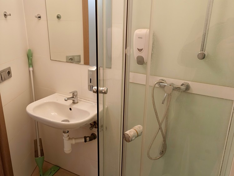 Комерційне приміщення на продаж, 65 м² (14 з 15)