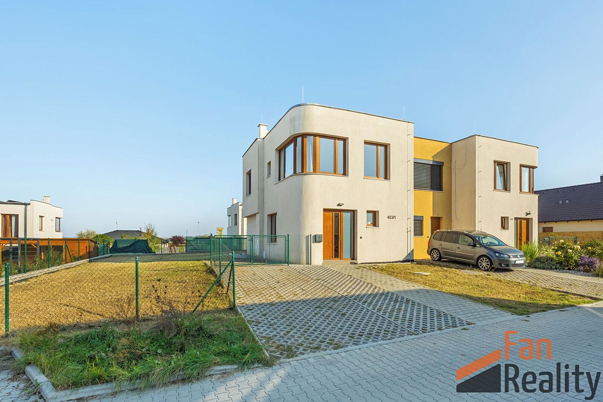 Pronájem rodinného domu 92 m², pozemek 160 m², Horoušany – fotka 1 z 3