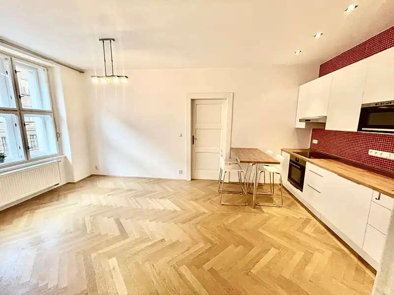 Pronájem bytu 2+kk 51 m², Praha – náhled fotky 1