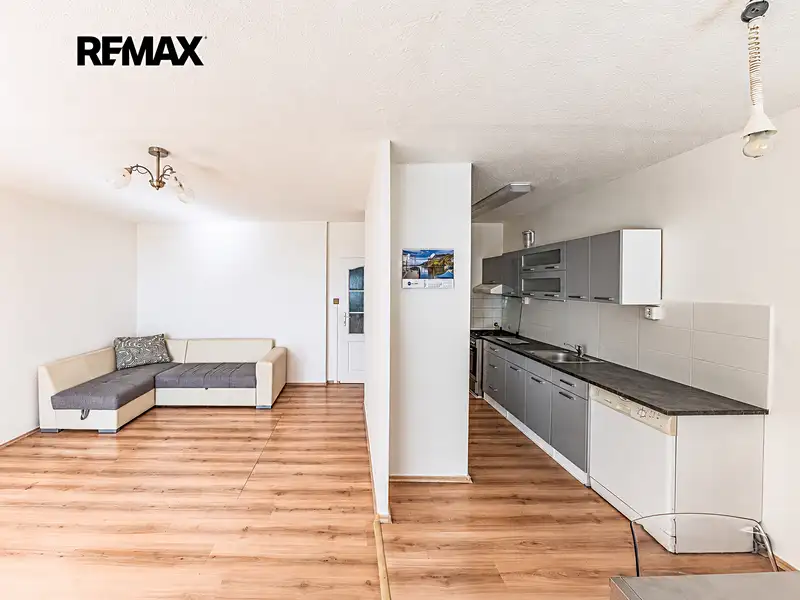 Prodej bytu 3+1 76 m², Praha – náhled fotky 2