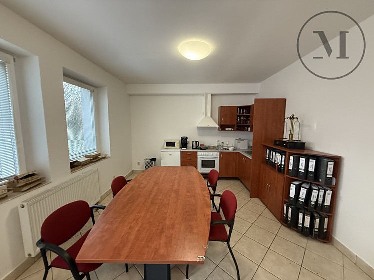 Комерційне приміщення в оренду, 1 000 м² (21 з 24)