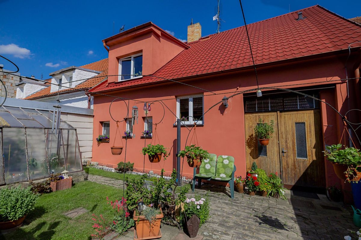 Prodej rodinného domu 163 m², pozemek 327 m², Nové Strašecí – fotka 1 z 3