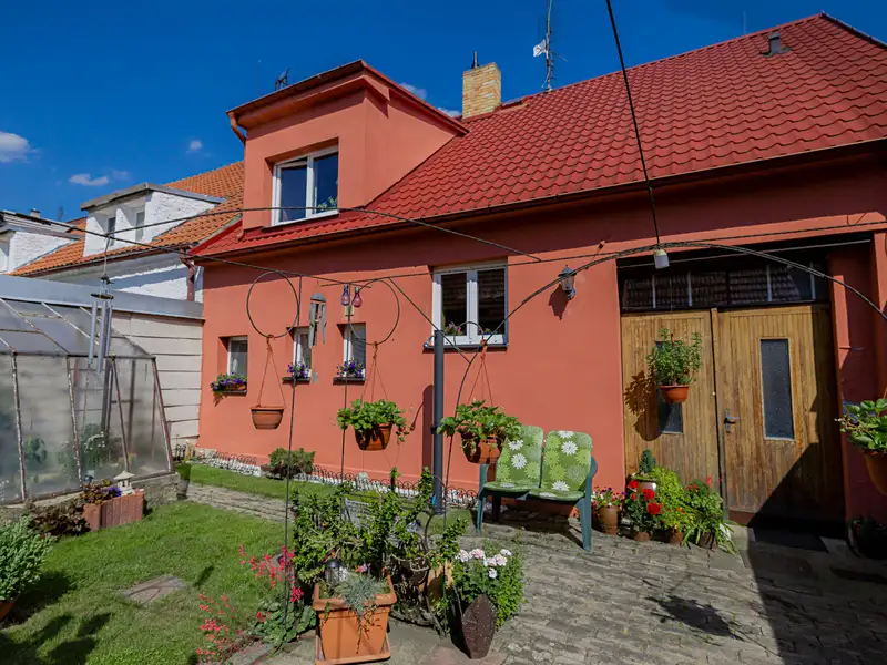 Prodej rodinného domu 163 m², pozemek 327 m², Nové Strašecí – náhled fotky 1