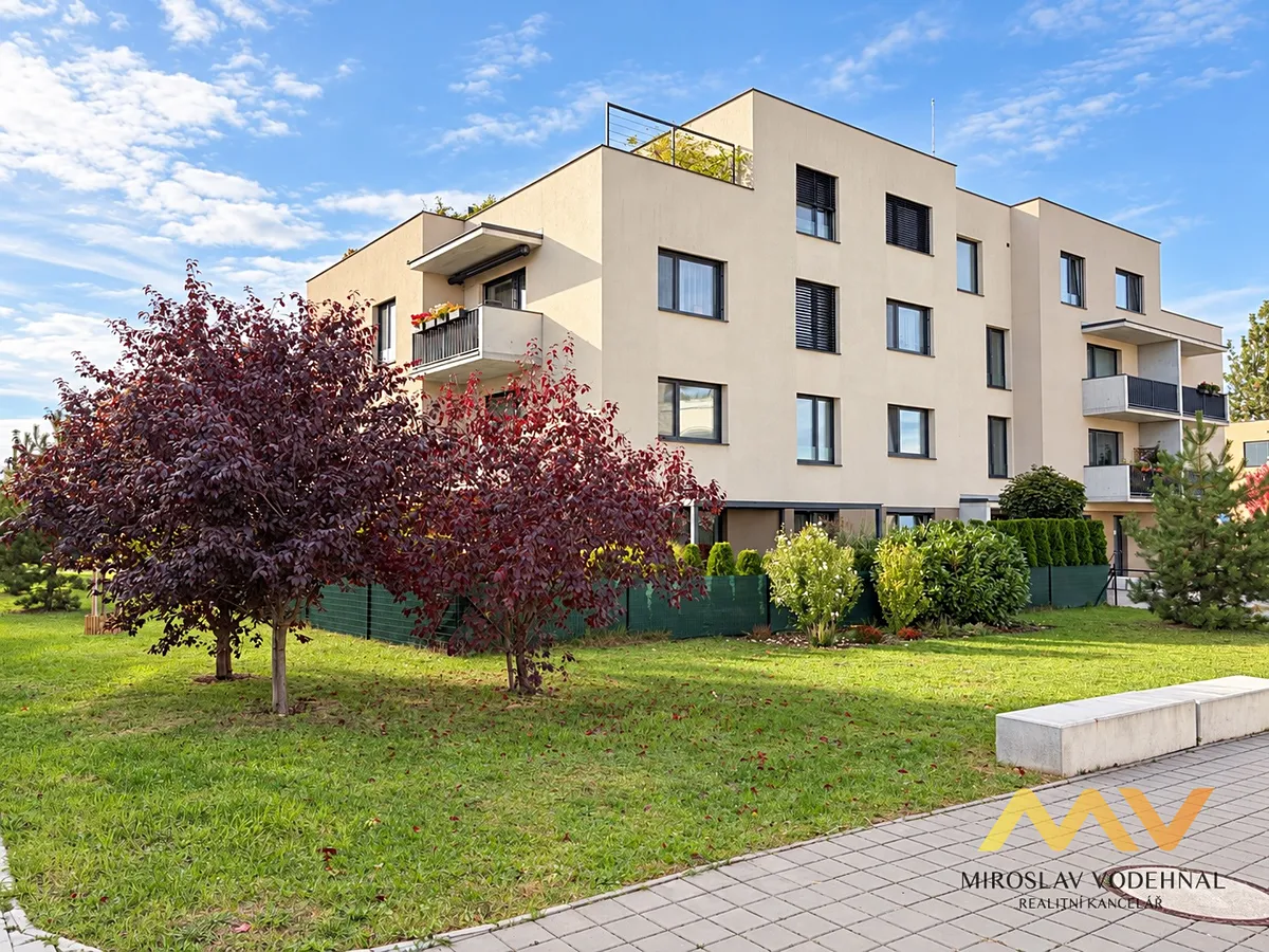 Pronájem bytu 1+kk 32 m²
