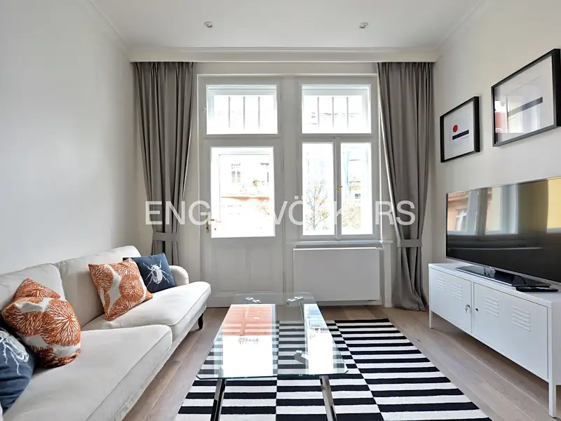 Pronájem bytu 2+kk 56 m², Praha – náhled fotky 2