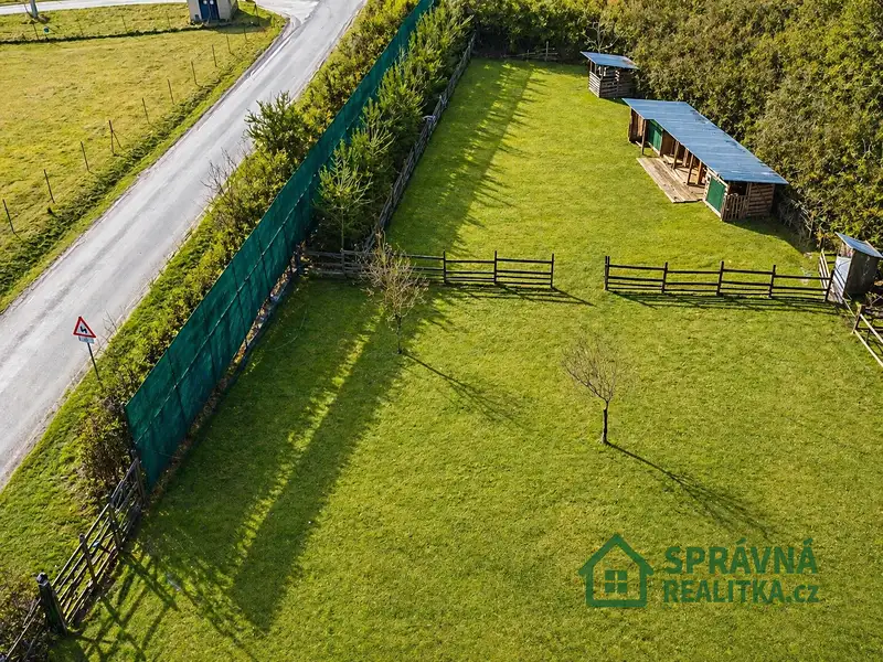 Prodej stavebního pozemku 1840 m², Kvášňovice – náhled fotky 3