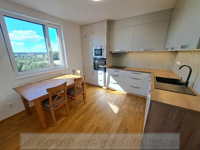 Pronájem bytu 3+kk 76 m², Praha – náhled fotky 1