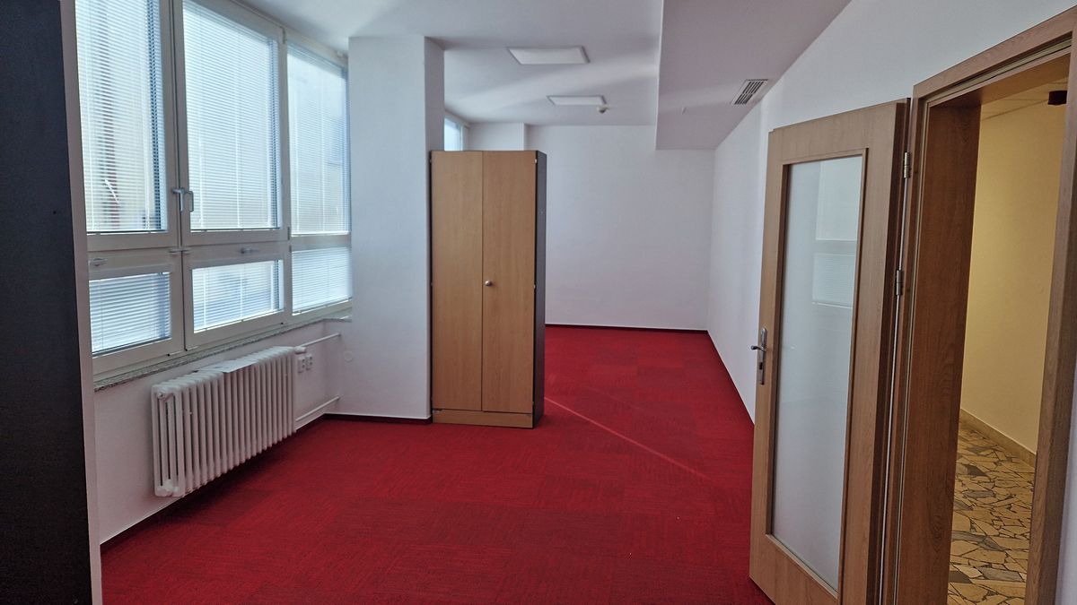 Pronájem kanceláře 45 m², Znojmo – fotka 1 z 3