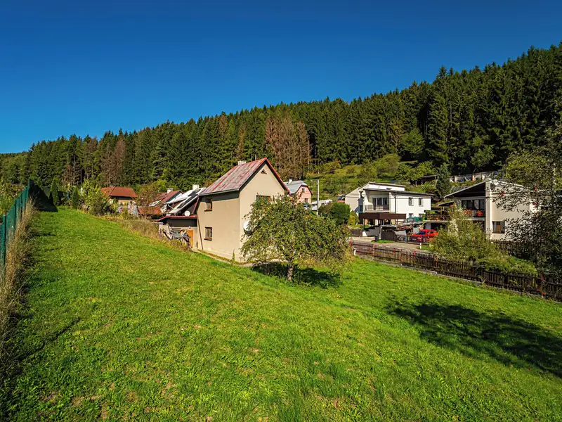 Prodej rodinného domu 150 m², pozemek 972 m², Vsetín – náhled fotky 2