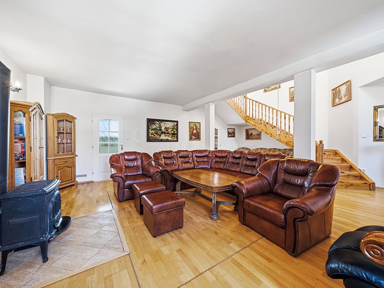 Prodej komerčního prostoru, 630 m² (44 z 83)