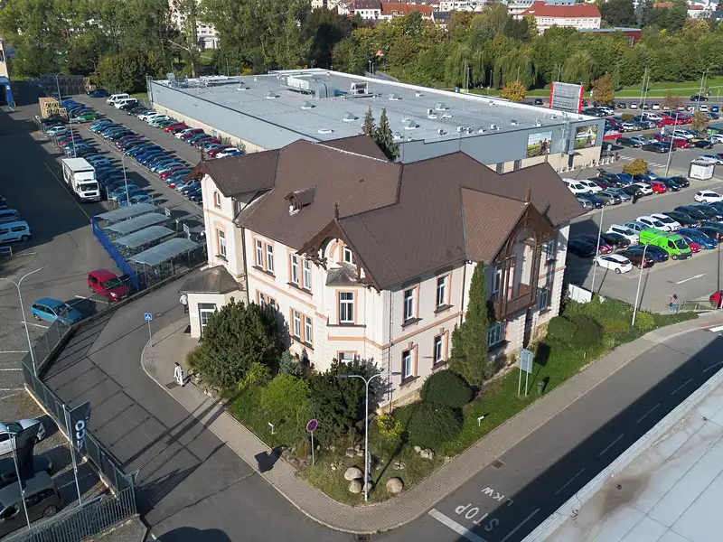 Pronájem kanceláře 688 m², Jičín – náhled fotky 1