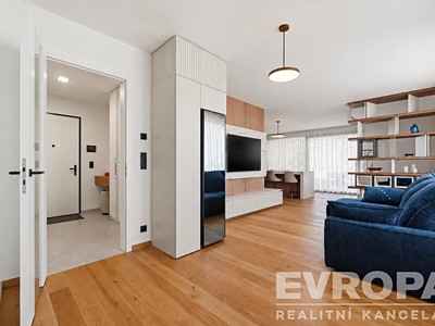 Pronájem bytu 2+kk, 88 m² (2 z 13)