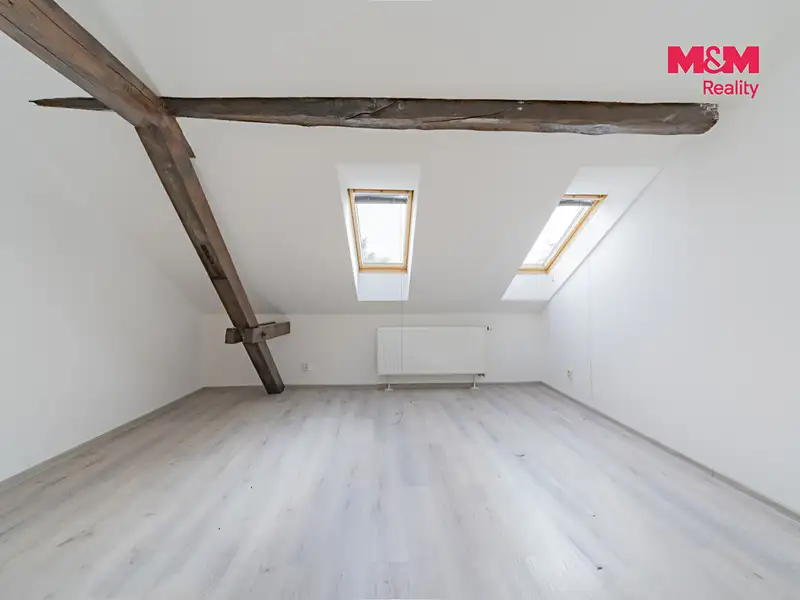 Pronájem bytu 1+kk 50 m², Cheb – náhled fotky 3