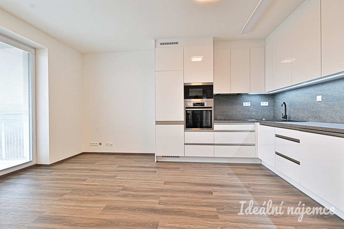 Pronájem bytu 2+kk 47 m² – fotografie 3