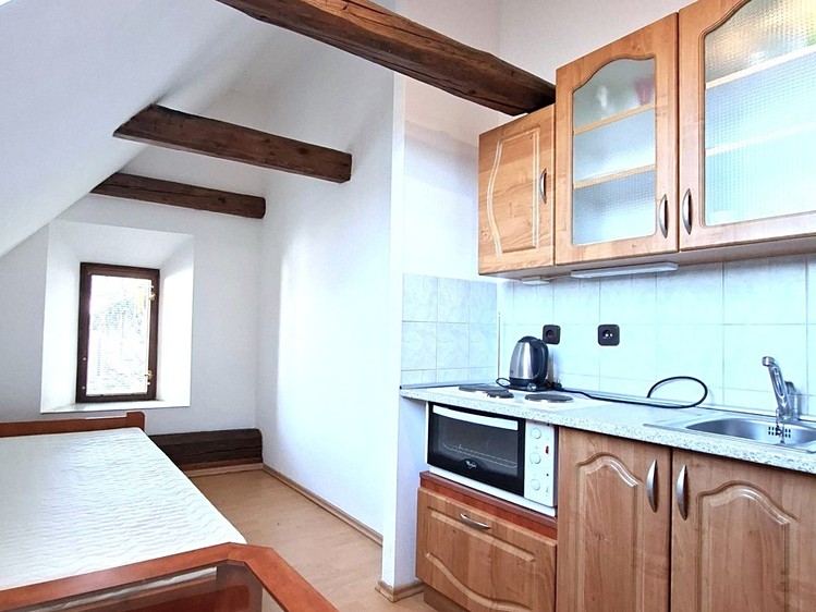 Квартира 1+kk в оренду, 24 м² (2 з 8)