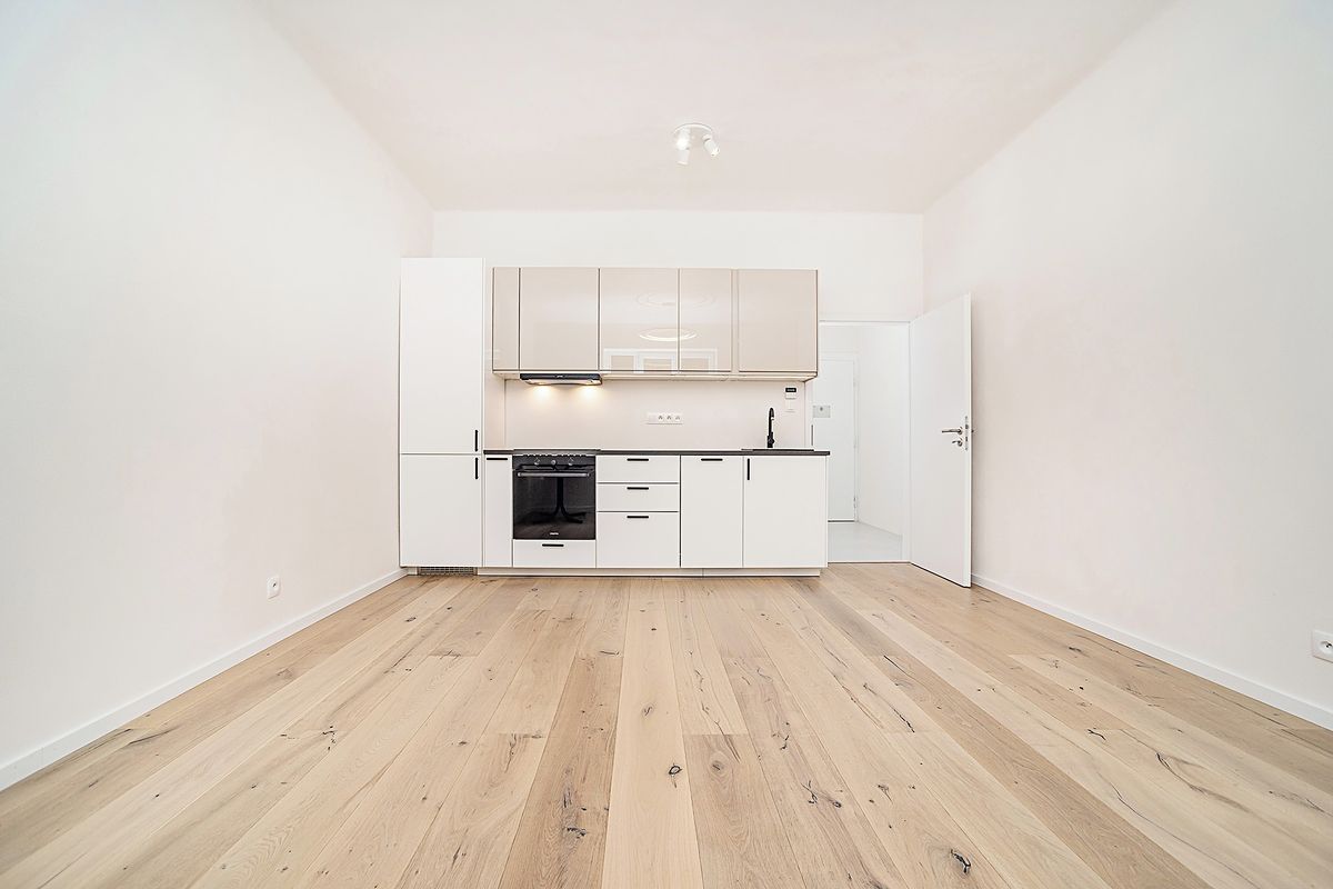 Prodej bytu 1+kk 30 m², Praha – fotka 1 z 3