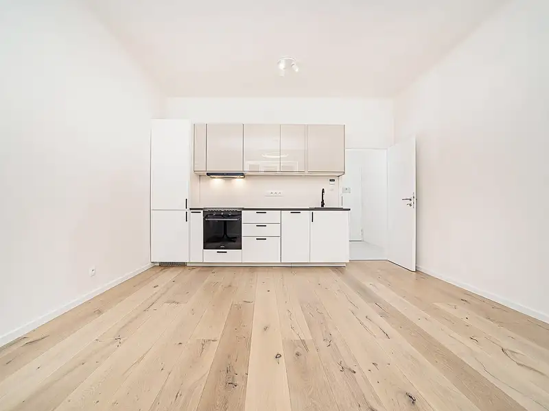 Prodej bytu 1+kk 30 m², Praha – náhled fotky 1