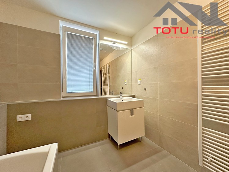 Pronájem bytu 3+kk, 82 m² (7 z 13)