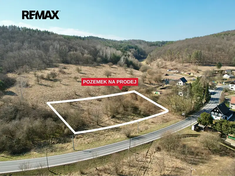 Prodej stavebního pozemku 1568 m², Medonosy – náhled fotky 1