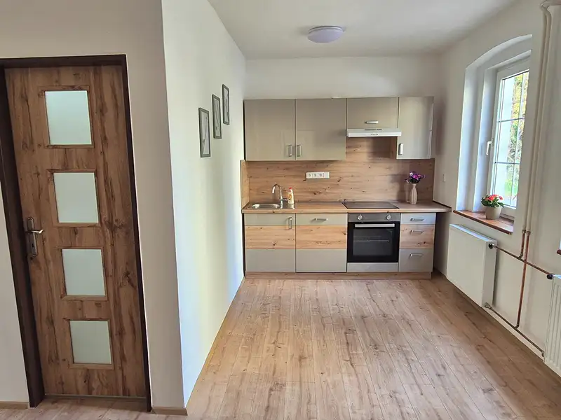 Pronájem bytu 3+1 76 m², Nejdek – náhled fotky 3