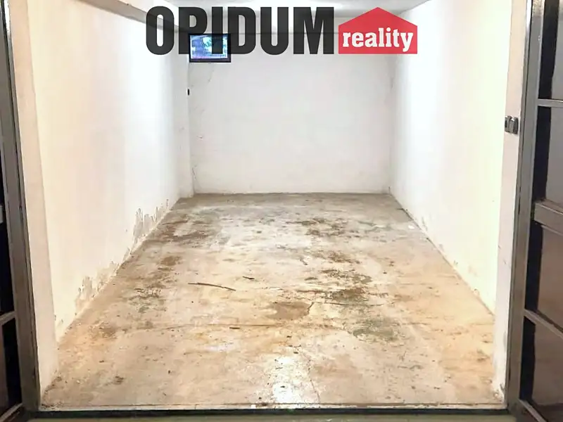 Pronájem garáže 18 m², Praha – náhled fotky 2
