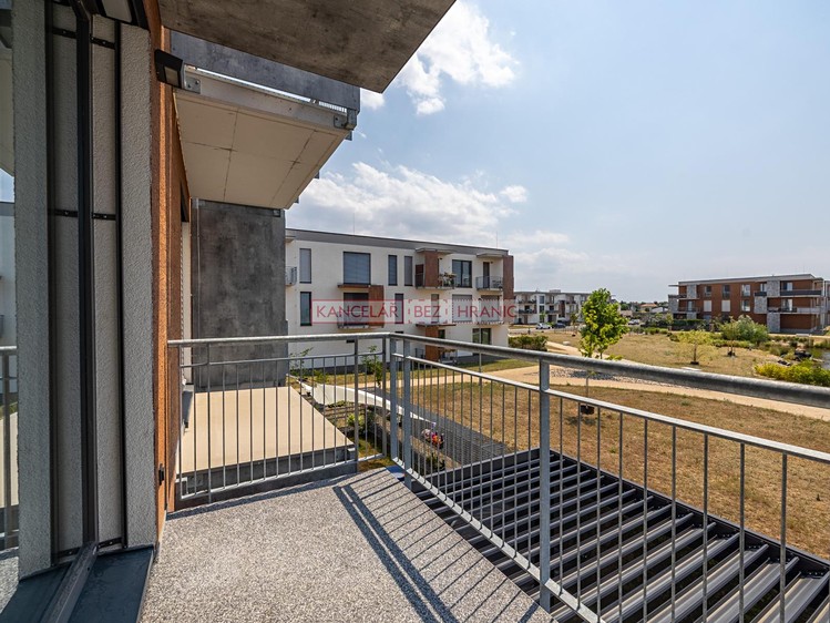 Квартира 1+kk в оренду, 45 м² (4 з 13)