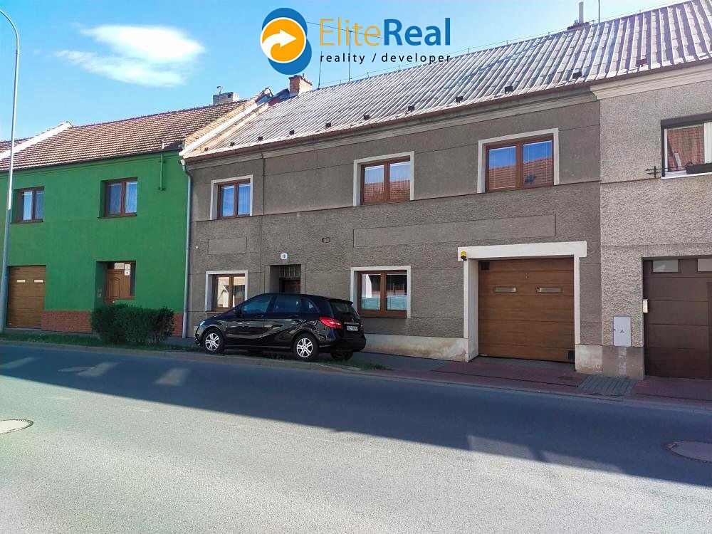 Prodej rodinného domu 200 m², pozemek 2547 m², Prostějov – fotka 1 z 3
