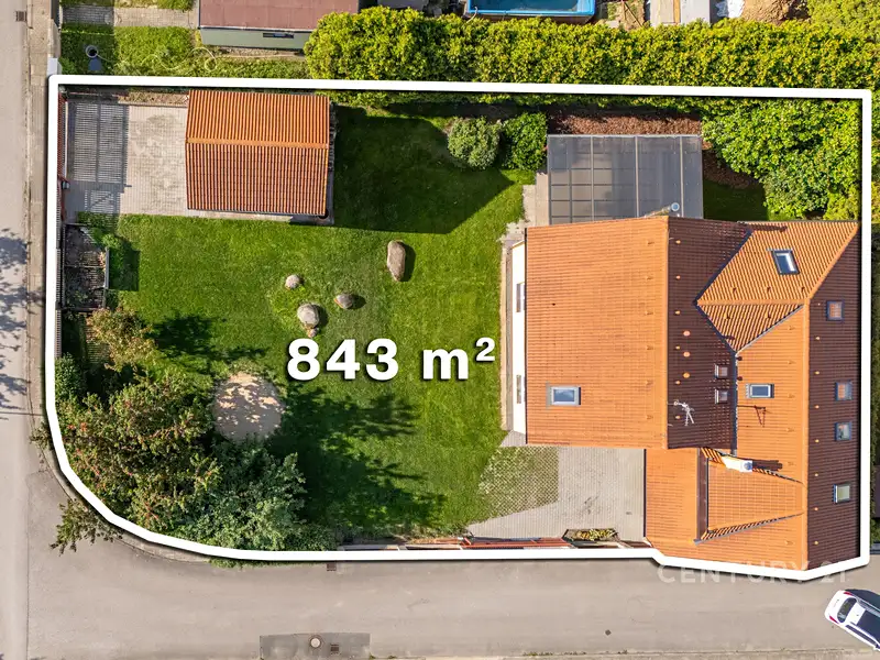 Prodej rodinného domu 252 m², pozemek 843 m², Ohrobec – náhled fotky 2