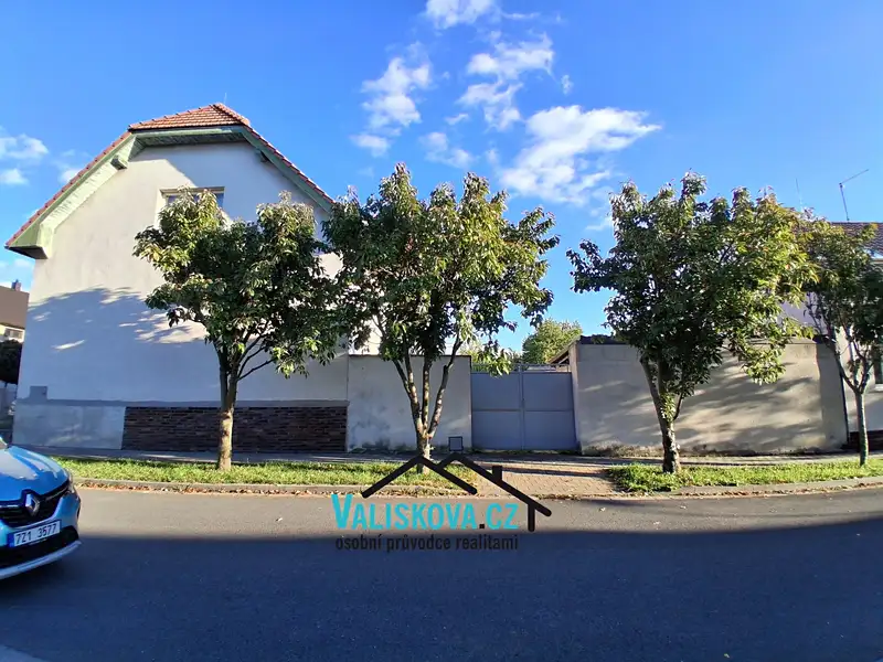 Prodej vily 435 m², pozemek 435 m², Hulín – náhled fotky 3