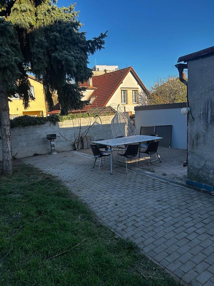 Pronájem garáže 22 m², Praha – fotka 1 z 3