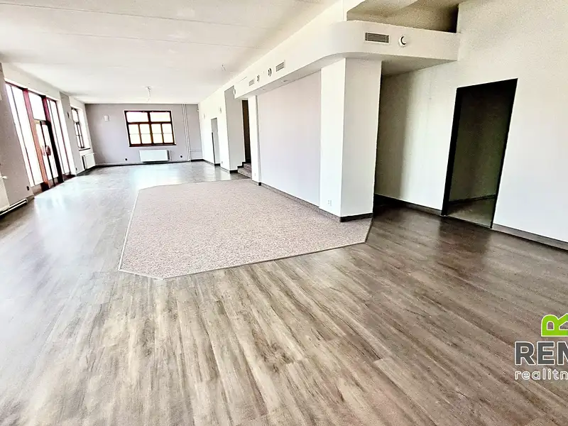 Pronájem obchodního prostoru 170 m², Kunovice – náhled fotky 2