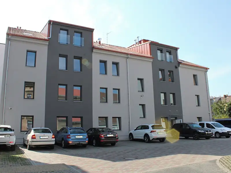 Pronájem bytu 1+1 31 m², Plzeň – náhled fotky 1