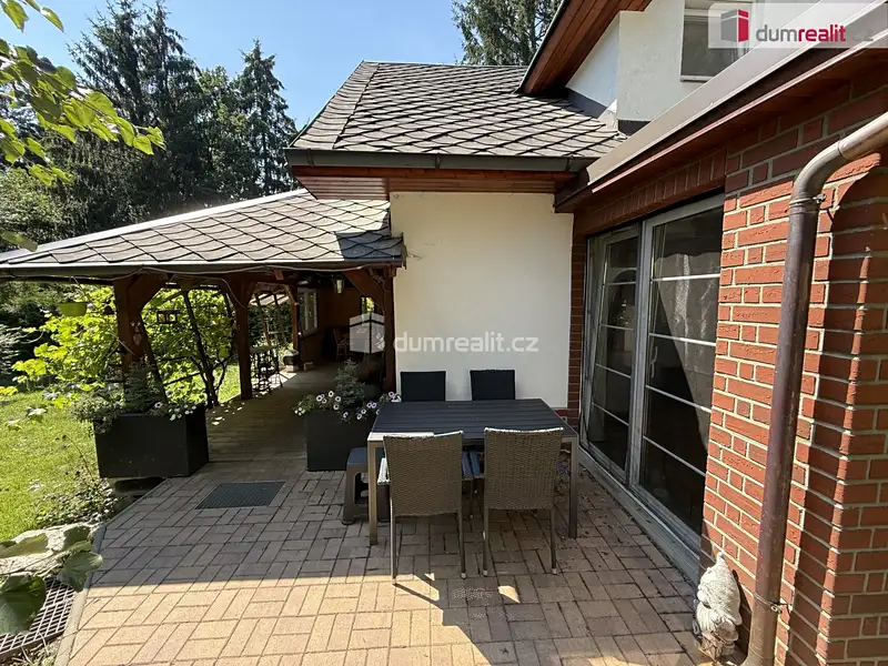 Prodej rodinného domu 120 m², pozemek 1717 m², Kamenice – náhled fotky 1