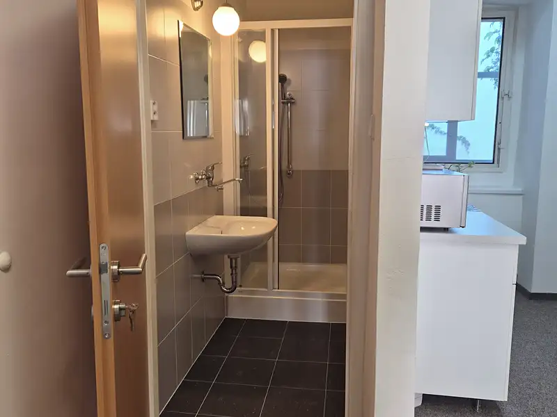 Pronájem kanceláře 135 m², Praha – náhled fotky 3